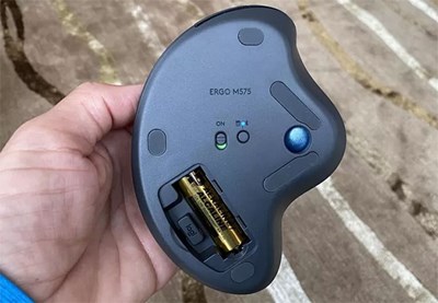 Logitech Ergo M575: Mẫu chuột độc đáo có thể sử dụng cố định tại một vị trí mà không cần di chuyển