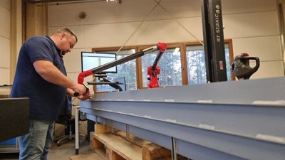 Nâng cao chất lượng sản xuất kim loại tấm bằng cánh tay đo CMM di động Kreon Onyx